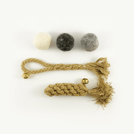 Cat Play Set with 5 Toys - 3 wool balls and 2 hemp toys